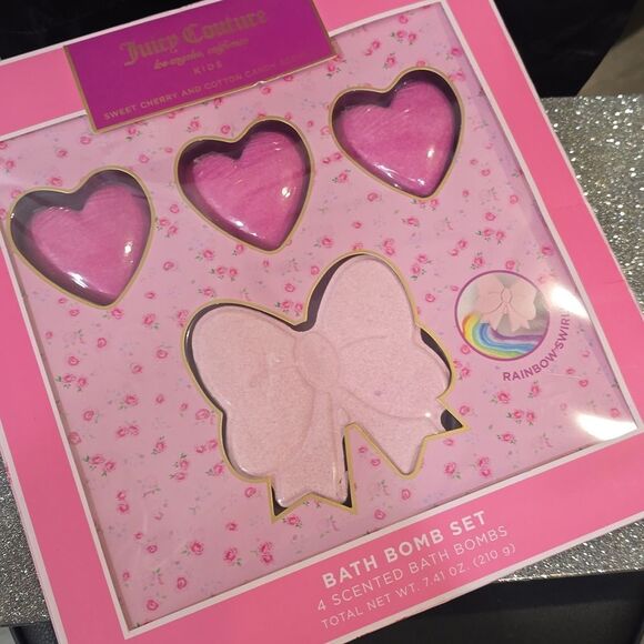 Juicy Couture Bow & Heart-Shaped Bath Bomb Set - Picture 4 of 5